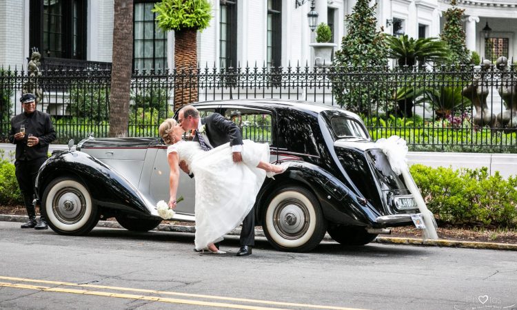 Classic Car To Rent In Savnanah Ga Wedding Couple Dipping In Front Of It