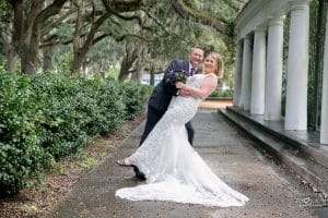 Savannah wedding photo in forsyth Park photographer in savannah