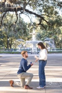 surprise proposla at Forsyth park photographer savannah ga photos