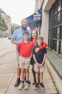 savannah photographer downtown moon river 